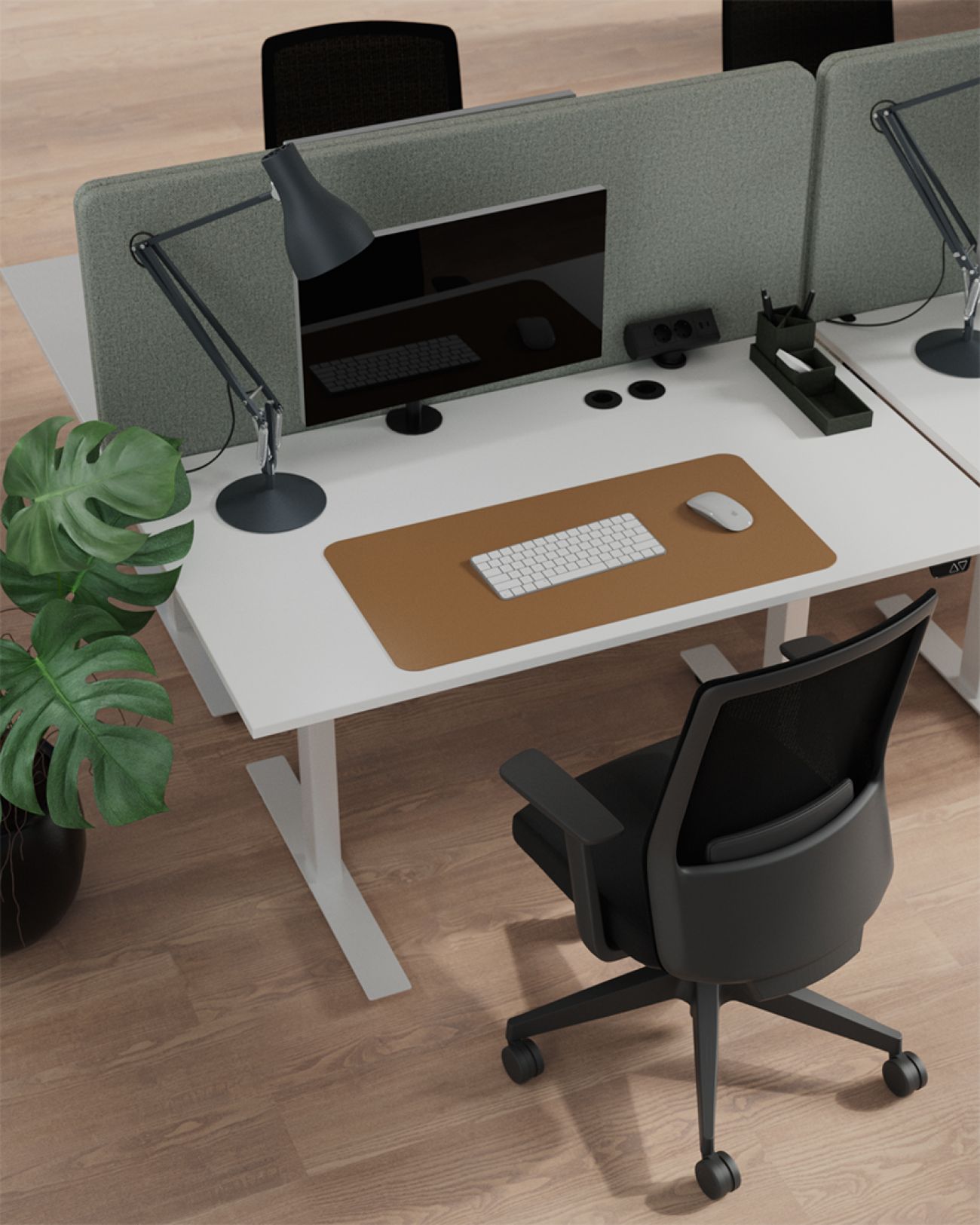 Büroausstattung, hier: Arbeitsplatz mit Schreibtisch
