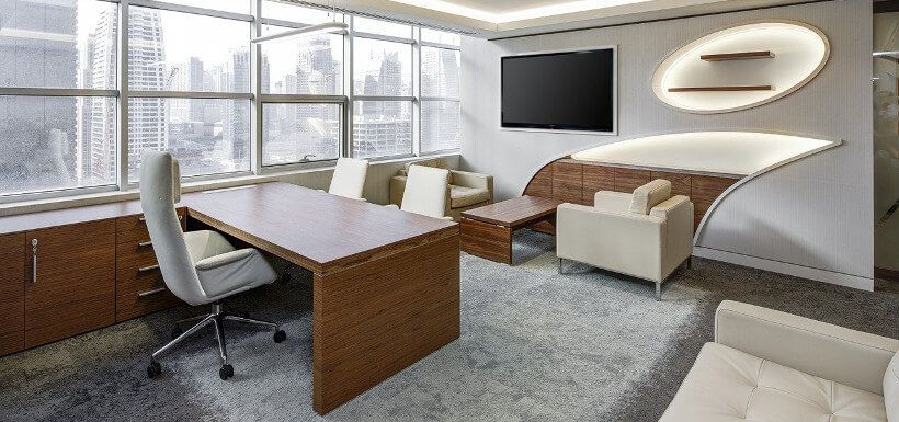 ein luxuriös und modern eingerichtetes Büro