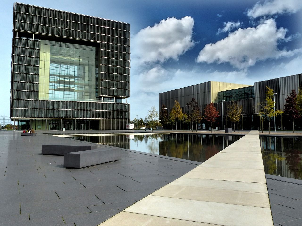 moderne Bürogebäude im Ruhrgebiet