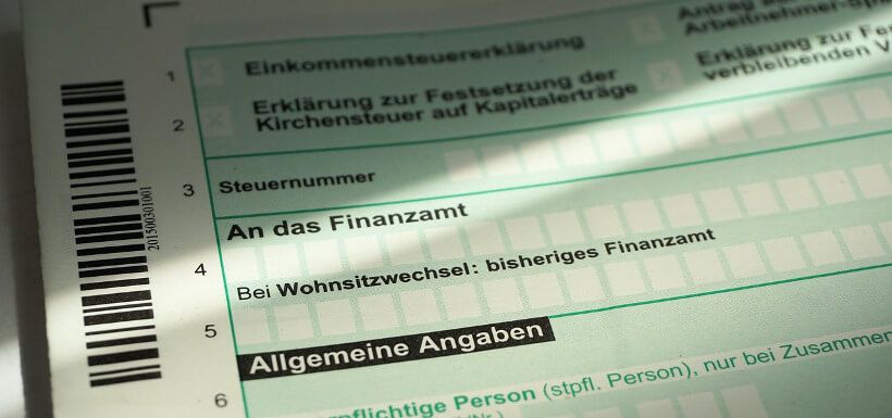 grünes Formular für Einkommenssteuererklärung