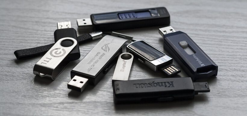 verschiedene bedruckte USB-Sticks